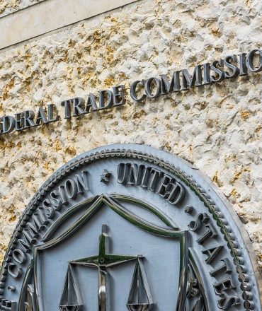 FTC Chairman Warns Apple CEO